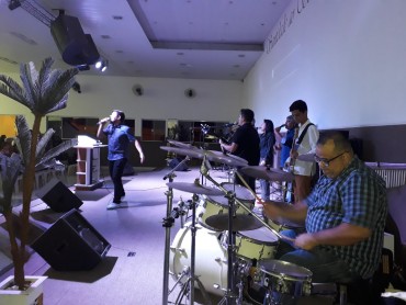 <div class='trigger trigger_error'><b>Erro na Linha: #90 ::</b> Undefined variable: page_title<br><small>/home/inazaren/public_html/site/themes/nazareno/artigo.php</small><span class='ajax_close'></span></div> - Foto 12