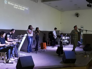 <div class='trigger trigger_error'><b>Erro na Linha: #90 ::</b> Undefined variable: page_title<br><small>/home/inazaren/public_html/site/themes/nazareno/artigo.php</small><span class='ajax_close'></span></div> - Foto 20