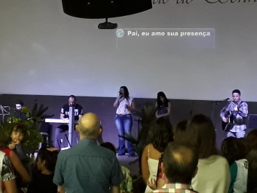 <div class='trigger trigger_error'><b>Erro na Linha: #90 ::</b> Undefined variable: page_title<br><small>/home/inazaren/public_html/site/themes/nazareno/artigo.php</small><span class='ajax_close'></span></div> - Foto 13
