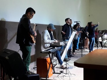 <div class='trigger trigger_error'><b>Erro na Linha: #90 ::</b> Undefined variable: page_title<br><small>/home/inazaren/public_html/site/themes/nazareno/artigo.php</small><span class='ajax_close'></span></div> - Foto 13