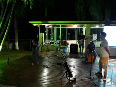 <div class='trigger trigger_error'><b>Erro na Linha: #90 ::</b> Undefined variable: page_title<br><small>/home/inazaren/public_html/site/themes/nazareno/artigo.php</small><span class='ajax_close'></span></div> - Foto 43