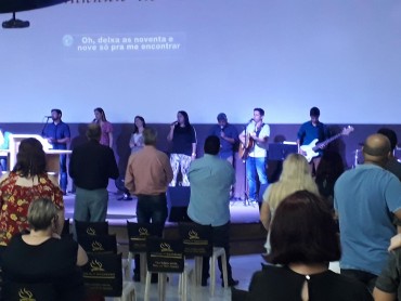 <div class='trigger trigger_error'><b>Erro na Linha: #90 ::</b> Undefined variable: page_title<br><small>/home/inazaren/public_html/site/themes/nazareno/artigo.php</small><span class='ajax_close'></span></div> - Foto 6