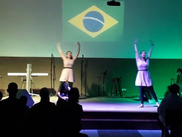 <div class='trigger trigger_error'><b>Erro na Linha: #90 ::</b> Undefined variable: page_title<br><small>/home/inazaren/public_html/site/themes/nazareno/artigo.php</small><span class='ajax_close'></span></div> - Foto 13