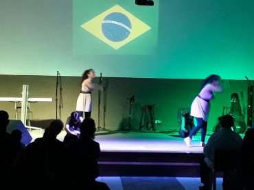 <div class='trigger trigger_error'><b>Erro na Linha: #90 ::</b> Undefined variable: page_title<br><small>/home/inazaren/public_html/site/themes/nazareno/artigo.php</small><span class='ajax_close'></span></div> - Foto 12