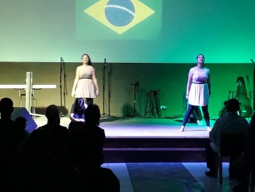 <div class='trigger trigger_error'><b>Erro na Linha: #90 ::</b> Undefined variable: page_title<br><small>/home/inazaren/public_html/site/themes/nazareno/artigo.php</small><span class='ajax_close'></span></div> - Foto 11