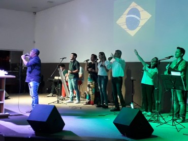 <div class='trigger trigger_error'><b>Erro na Linha: #90 ::</b> Undefined variable: page_title<br><small>/home/inazaren/public_html/site/themes/nazareno/artigo.php</small><span class='ajax_close'></span></div> - Foto 25