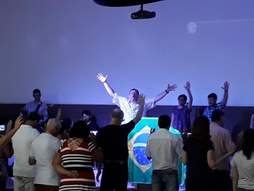 <div class='trigger trigger_error'><b>Erro na Linha: #90 ::</b> Undefined variable: page_title<br><small>/home/inazaren/public_html/site/themes/nazareno/artigo.php</small><span class='ajax_close'></span></div> - Foto 3