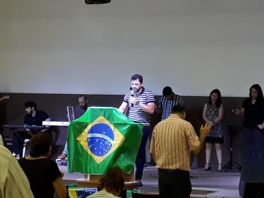 <div class='trigger trigger_error'><b>Erro na Linha: #90 ::</b> Undefined variable: page_title<br><small>/home/inazaren/public_html/site/themes/nazareno/artigo.php</small><span class='ajax_close'></span></div> - Foto 1