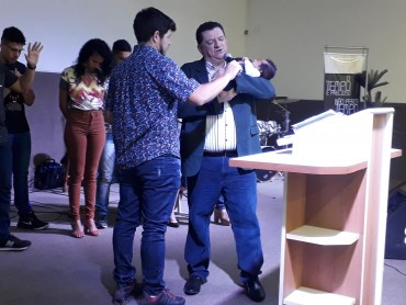 <div class='trigger trigger_error'><b>Erro na Linha: #90 ::</b> Undefined variable: page_title<br><small>/home/inazaren/public_html/site/themes/nazareno/artigo.php</small><span class='ajax_close'></span></div> - Foto 9