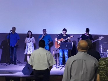 <div class='trigger trigger_error'><b>Erro na Linha: #90 ::</b> Undefined variable: page_title<br><small>/home/inazaren/public_html/site/themes/nazareno/artigo.php</small><span class='ajax_close'></span></div> - Foto 3